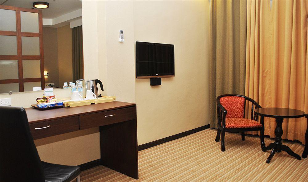Orion Hotel Manila Exterior photo